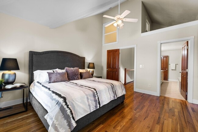 Building Photo - 975 N 6th St