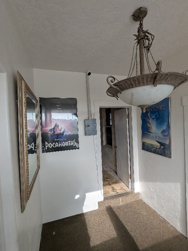 Building Photo - 106 E 1st S