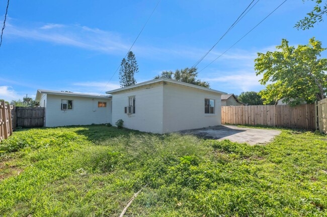 Building Photo - Available NOW