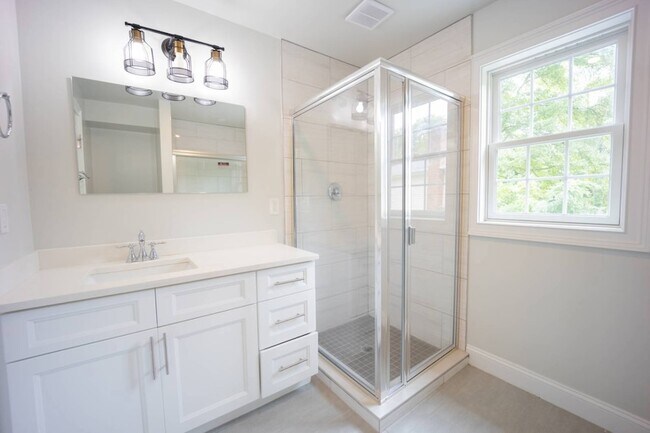 Building Photo - 1 Kewanee Rd