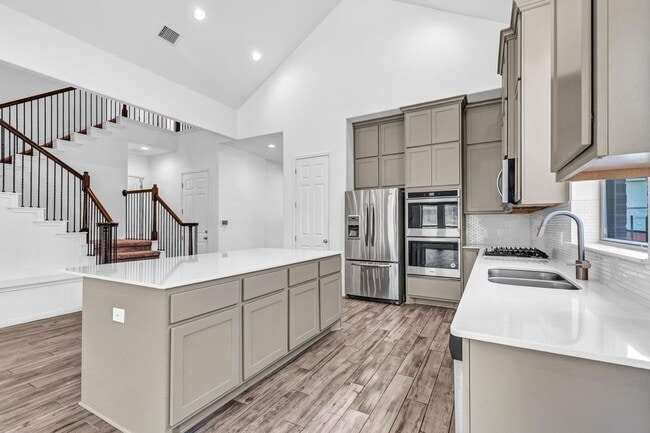 Building Photo - 2907 Zelma Dr