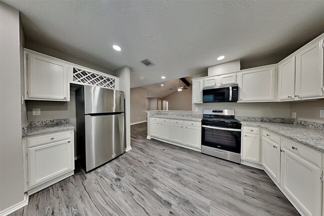 Building Photo - 19011 Keyturn Ln