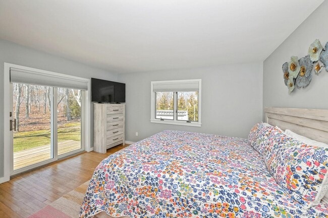 Building Photo - 16 Hildreth Rd S