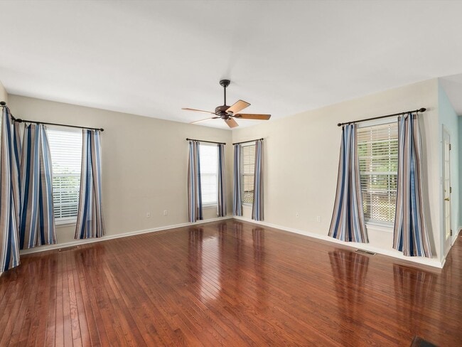 Building Photo - 9 Penhurst Ct