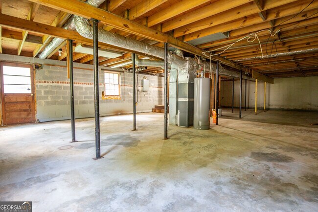 Building Photo - 1834 Dogwood Ct SW
