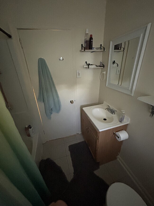 Building Photo - 61 Huntington St