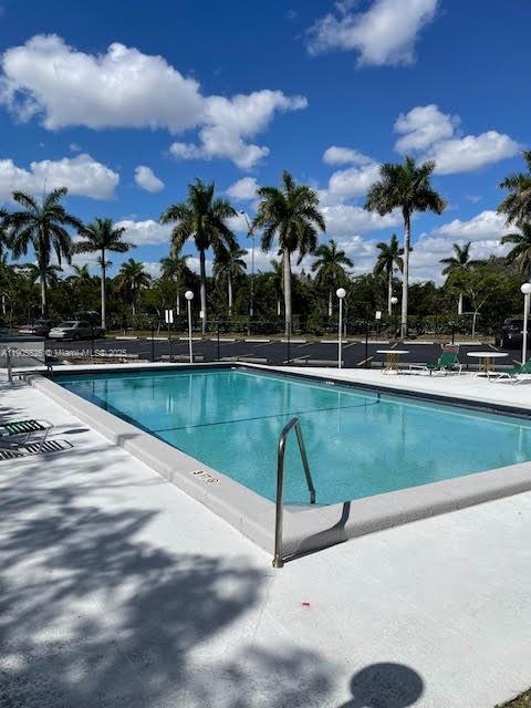 Building Photo - 8000 SW 81st Dr