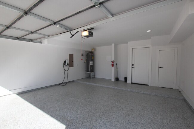 Building Photo - 203 Paschal St