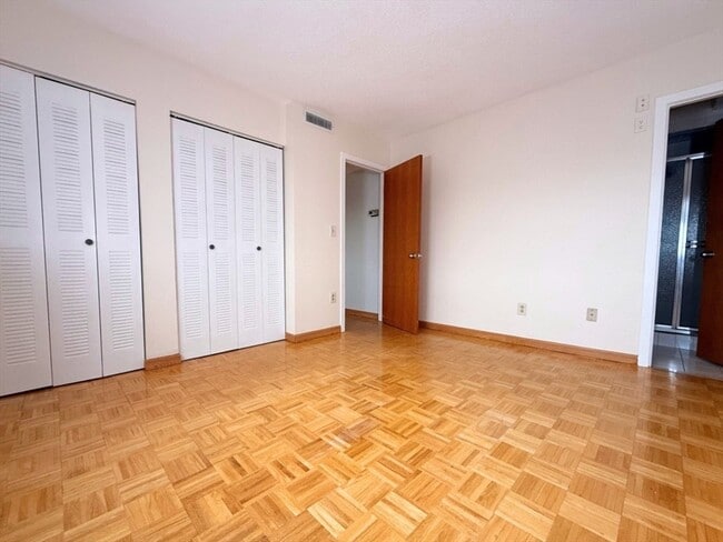 Building Photo - 1850 Beacon St