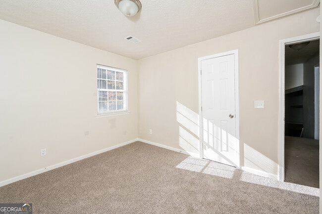 Building Photo - 491 Pennybrook Dr