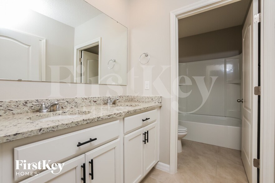 Building Photo - 6785 Coral Berry Dr