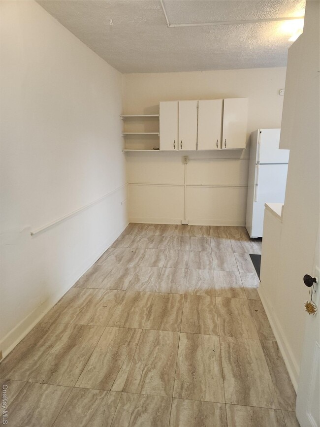 Building Photo - 5635-5639-5639 NY-82