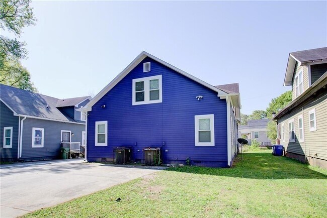 Building Photo - 1173 Arlington Ave SW
