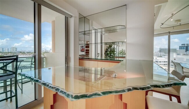 Building Photo - 1455 Ocean Dr