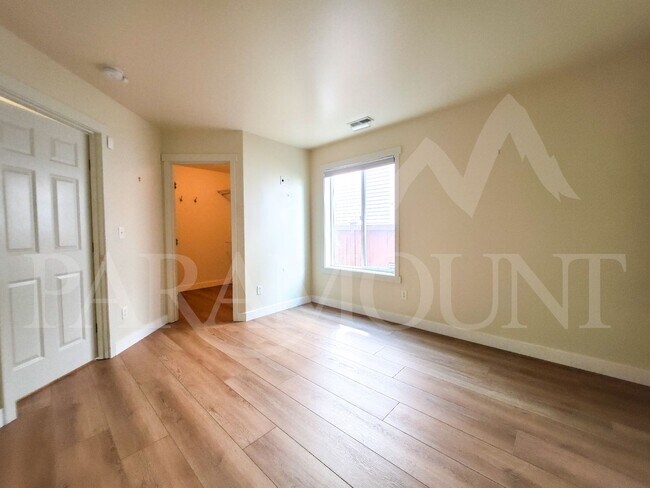 Building Photo - 2163 SW Warbler Way