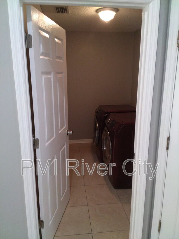 Building Photo - 818 Filmore Ln