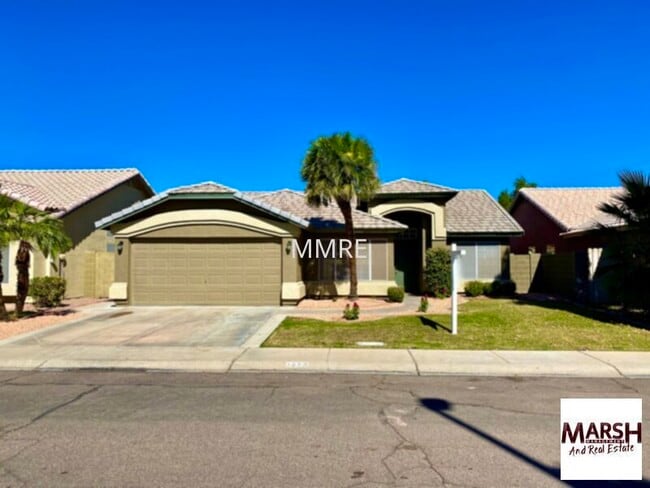 Building Photo - Beautiful home with a split 3 bedroom floo...