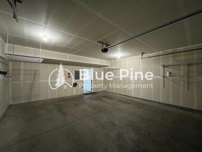 Building Photo - 196 Emery Ln