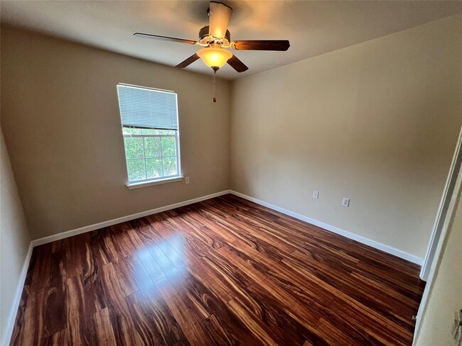 Building Photo - 10924 Reliance Creek Dr