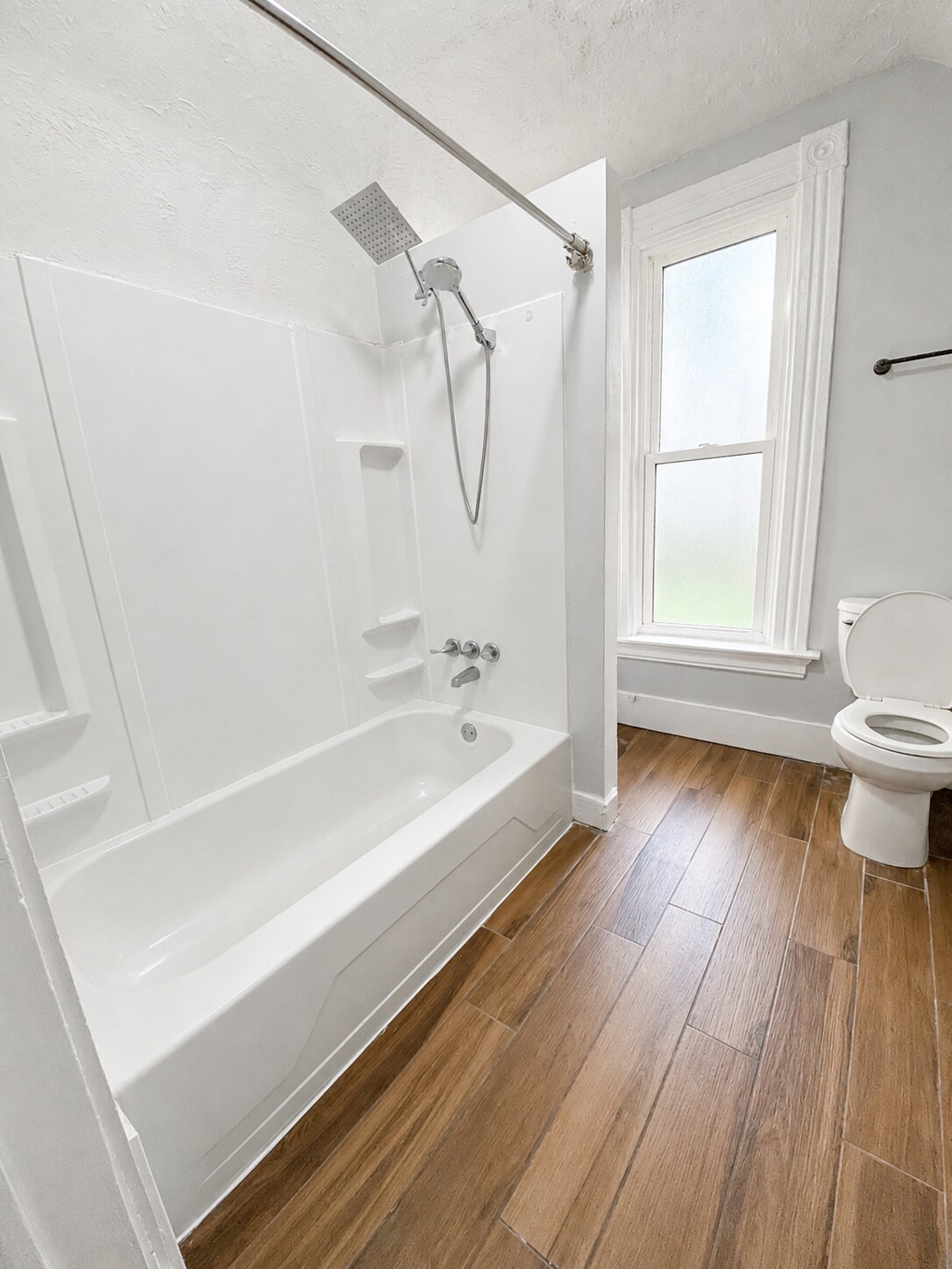 Bathroom - 4917 Marion Ave