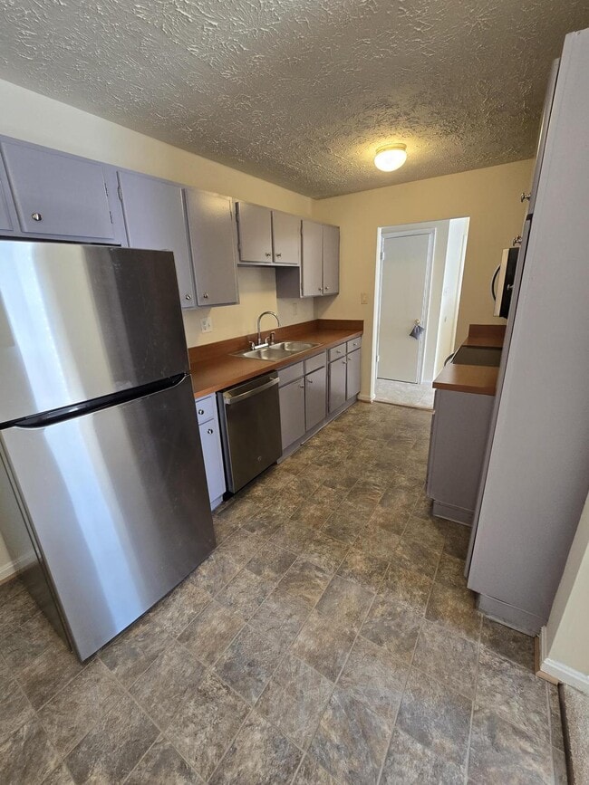 Building Photo - 3379 Justice Ct