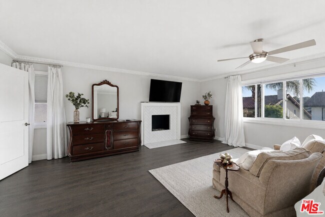 Building Photo - 5507 Bluebell Ave