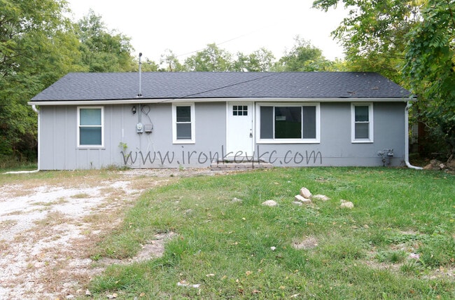 Primary Photo - 5231 N Merrimac Ave