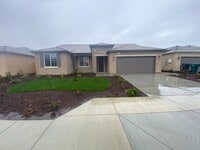 Building Photo - Newer 3 Bedroom 2 Bathroom Home in Tulare!
