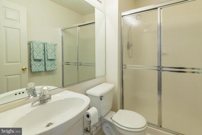 Building Photo - 2715 Summers Ridge Dr