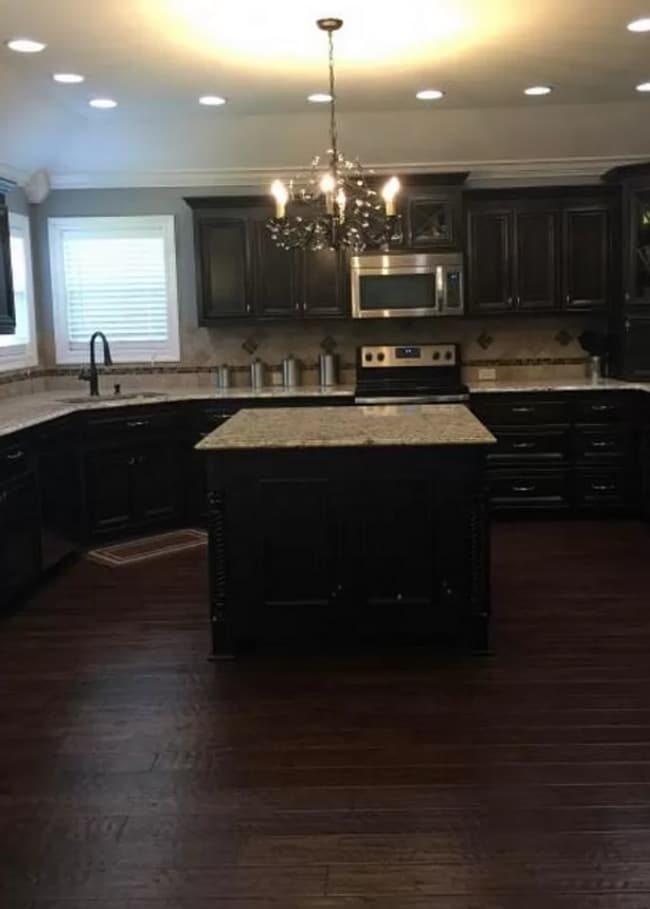 Building Photo - Charming 4-Bedroom Home Near Moody AFB with Hardwood Floors, Spacious Kitchen, and Fenced Backyard!