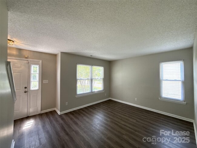 Building Photo - 6021 Black Bear Ct