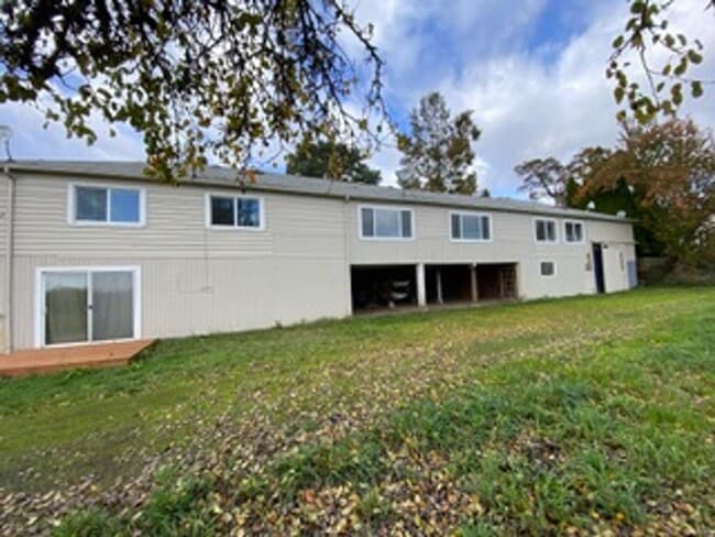Building Photo - 21100-21106 NW Reeder Rd