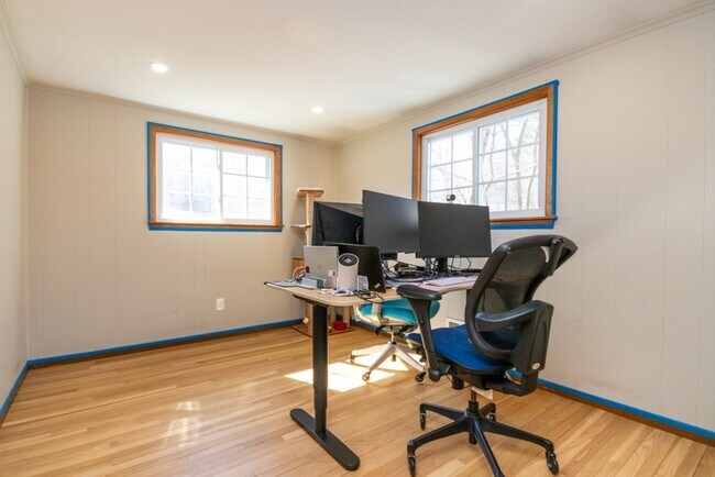 Building Photo - 22 Livoli Rd