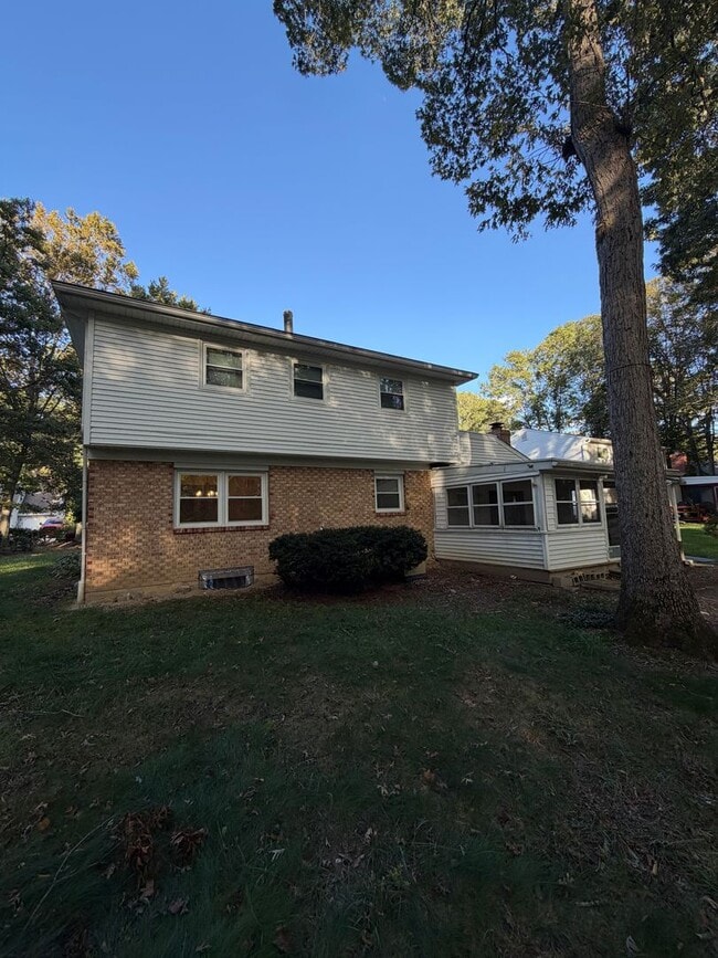 Building Photo - 222 Merion Rd