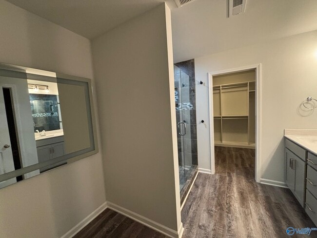 Building Photo - 212 Oracle Cir