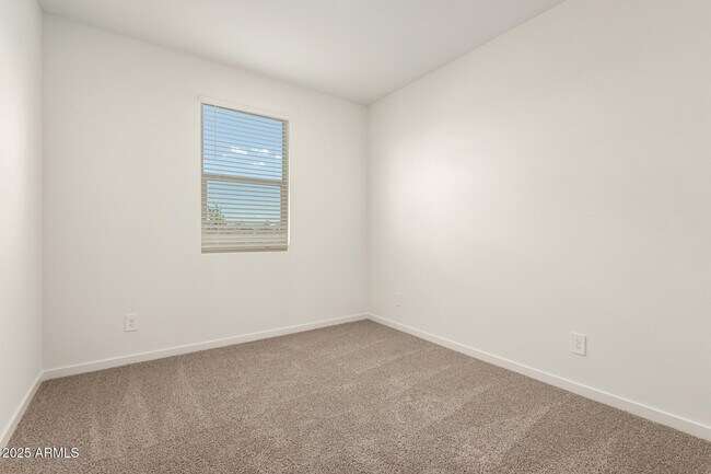 Building Photo - 3732 S 87th Dr
