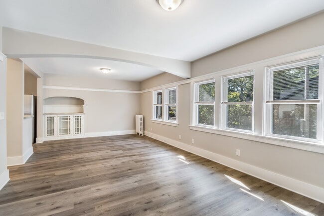 Building Photo - 834 N 70th St