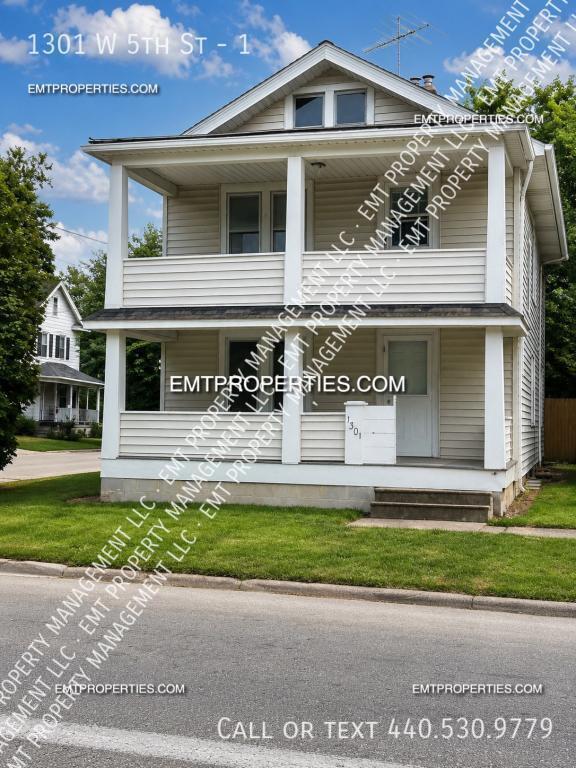 Building Photo - 1301 W 5th St