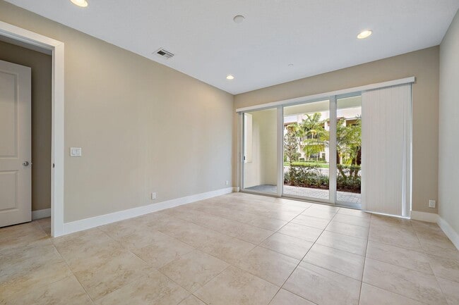 Building Photo - 7112 Edison Pl