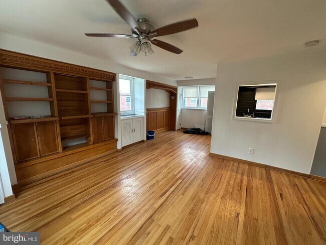 Building Photo - 5206 Bingham St
