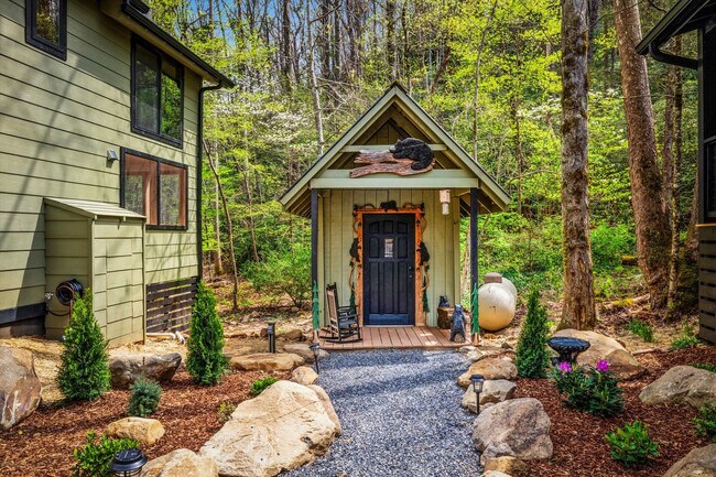 Building Photo - 152 Baxter Rd