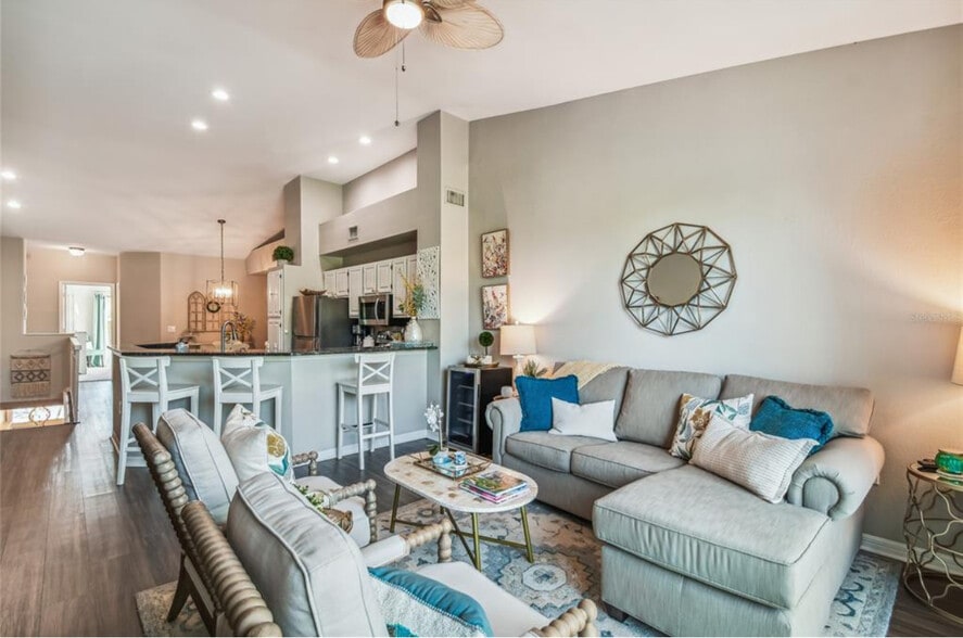 Building Photo - 628 Arbor Lake Ln