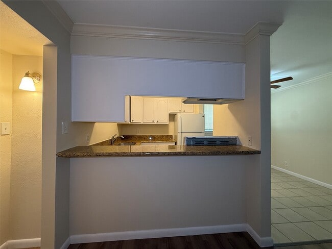 Building Photo - 1530 Heights Blvd