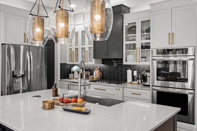 Building Photo - 9004 W 148th St