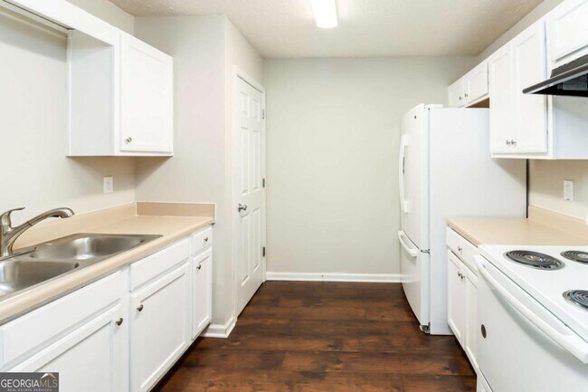 Building Photo - 10944 Big Sky Dr