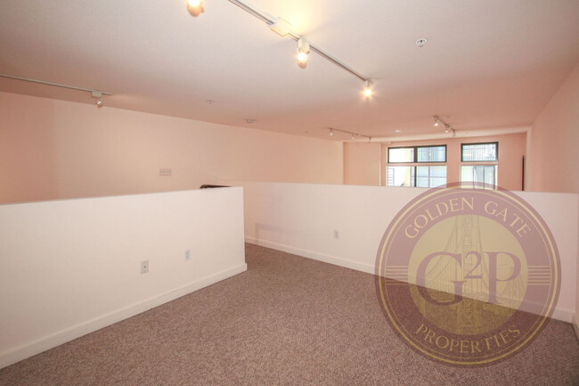 Building Photo - Dogpatch - 1 BR, 2 BA Loft 859 Sq. Ft. - 3...