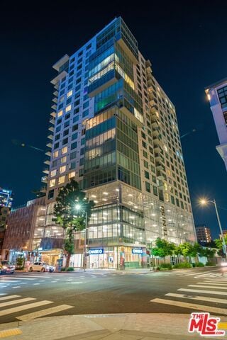 Building Photo - 1050 S Grand Ave