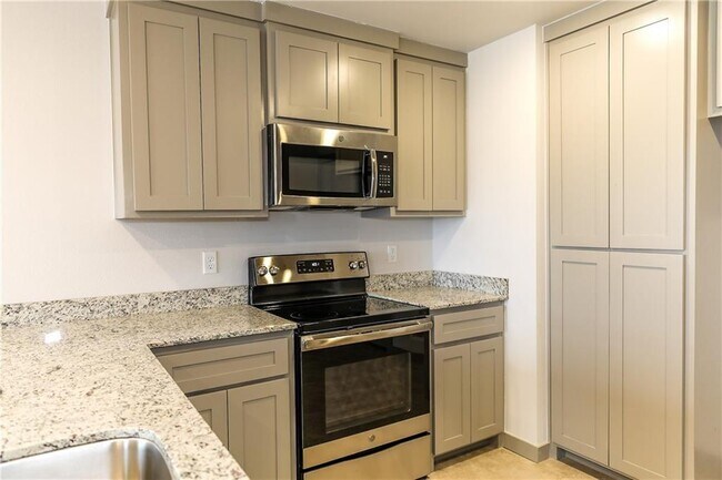 Building Photo - 3412 SW Vel Mews