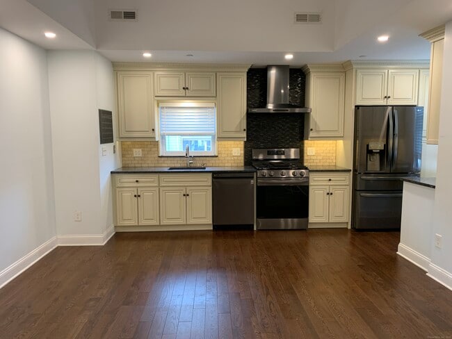 Building Photo - 66 Cedar St