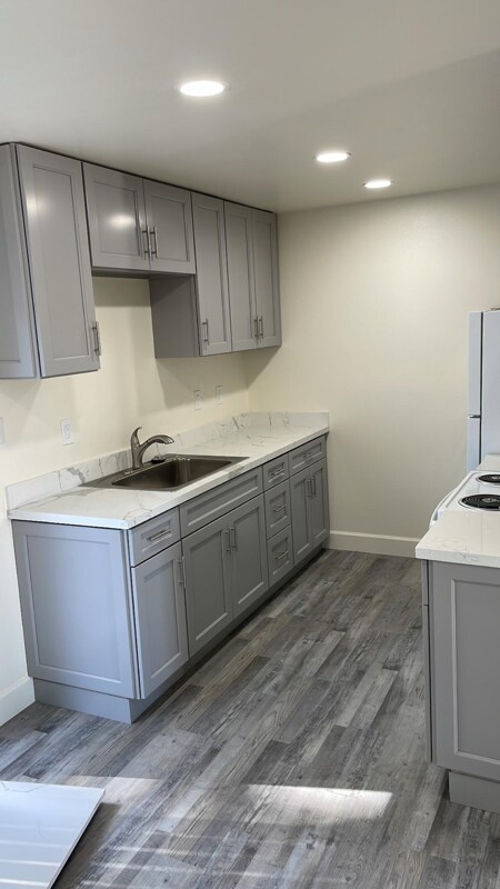 Building Photo - 436 E Banbury Dr